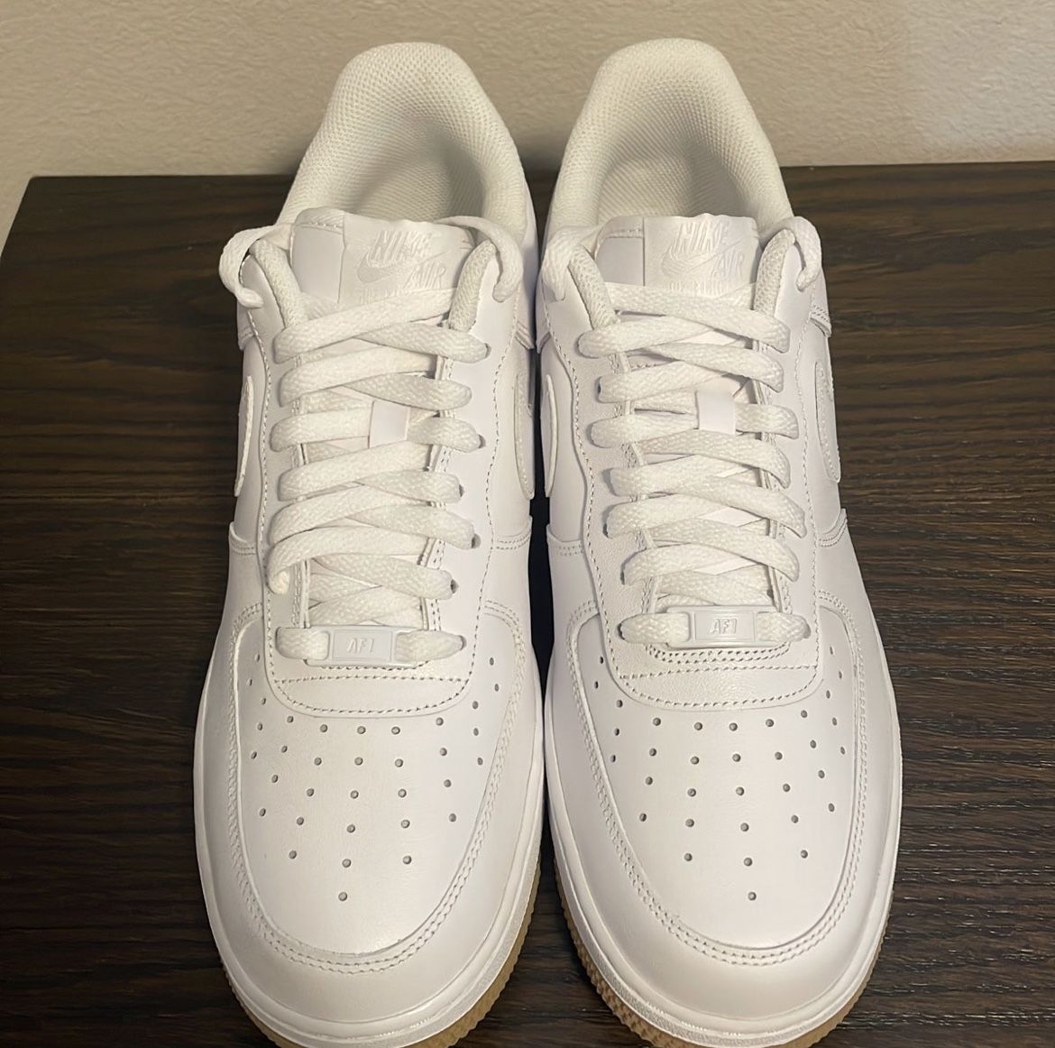 NIKE AIR FORCE 1 SIZE 10