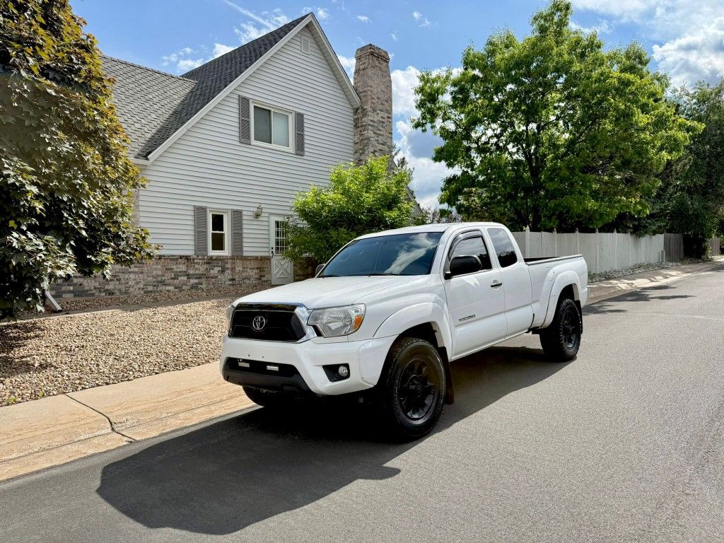Toyota Tacoma 4x4
V6