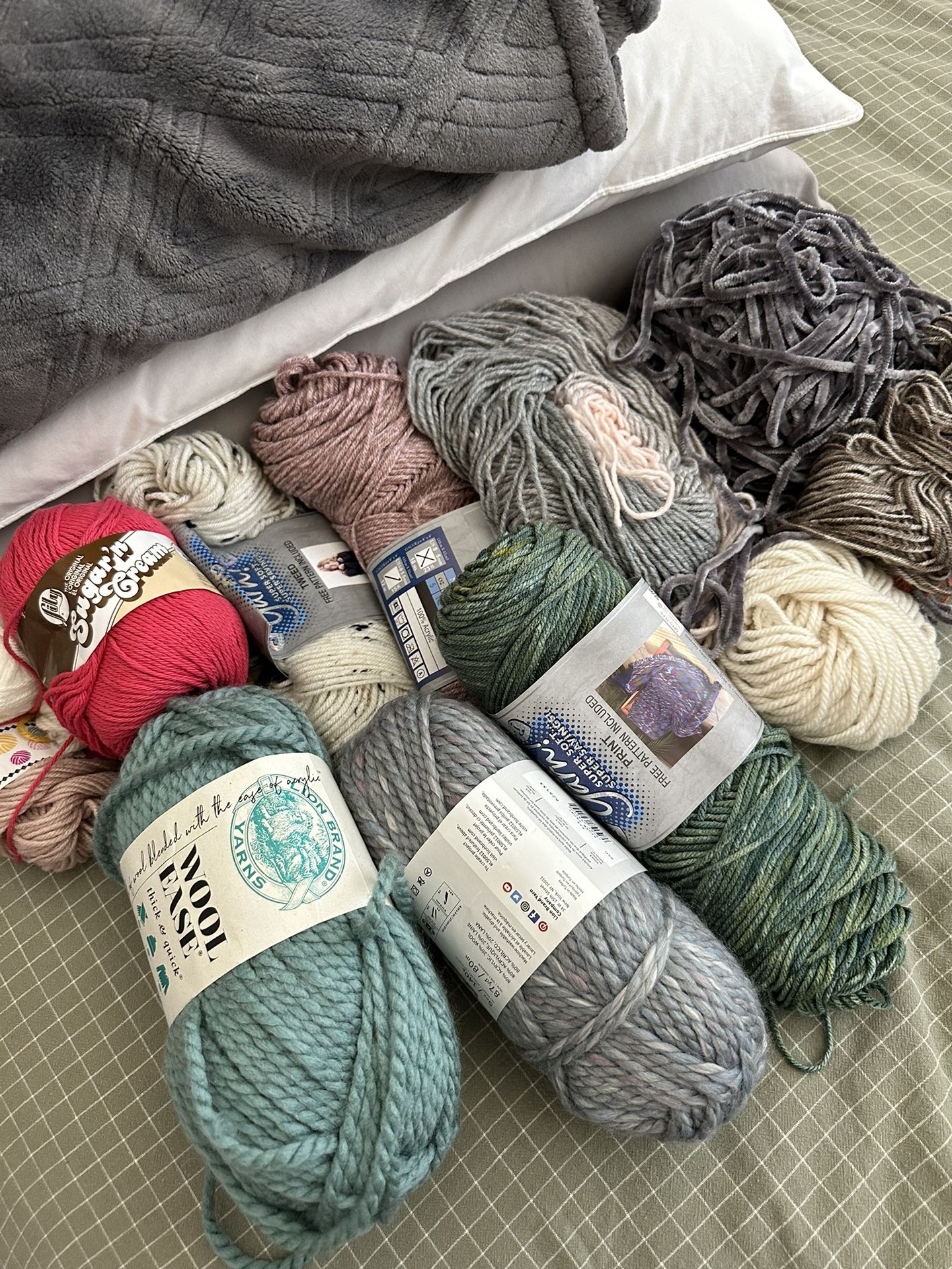 Acrylic and cotton yarn, knitting needles