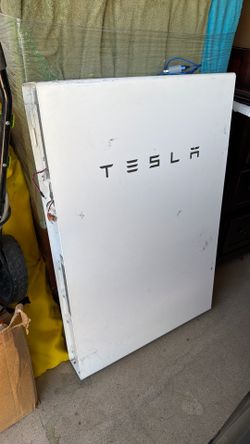 Tesla powerwall 2 battery and back up gateway