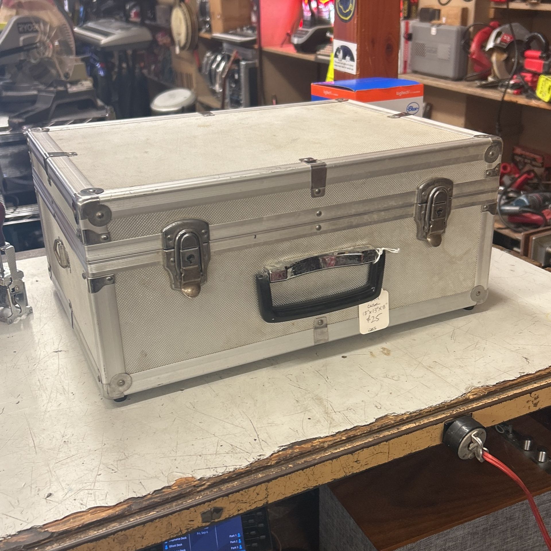 Metal Case 18"X13"X8" Photography Lenses