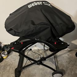 WEBER Q 1200 Gas Grill