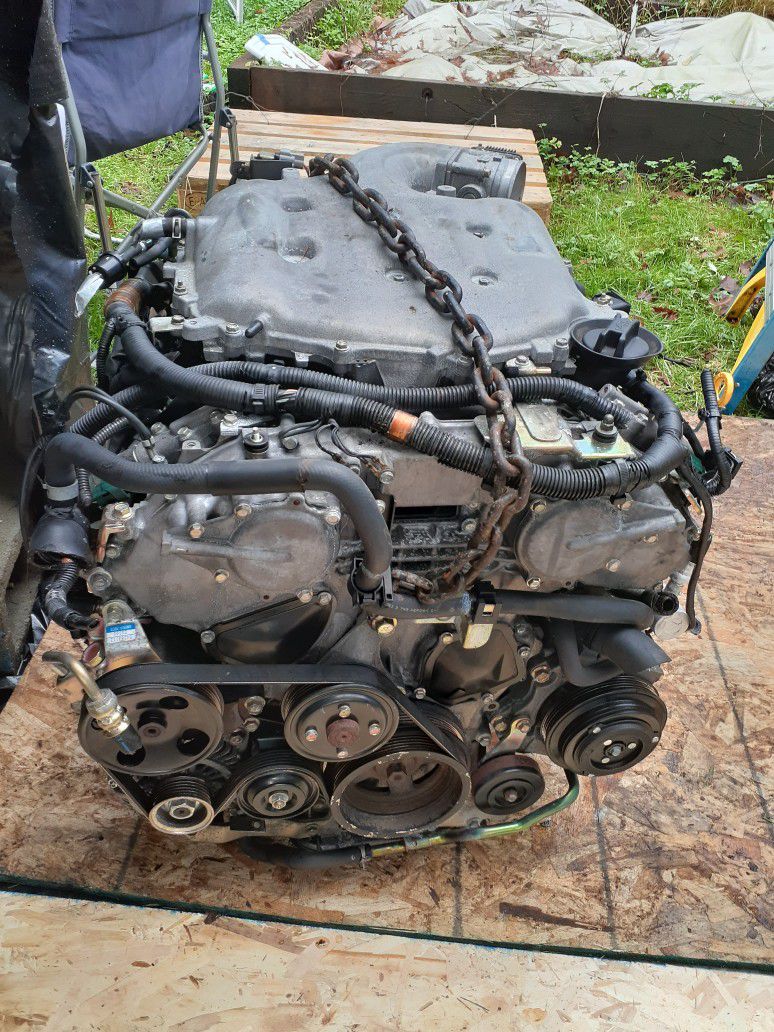 Infiniti g35/350z engine part out.