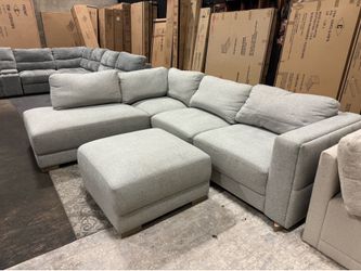 L Shape Sectional & Ottoman. 🚚WE DELIVER🚚