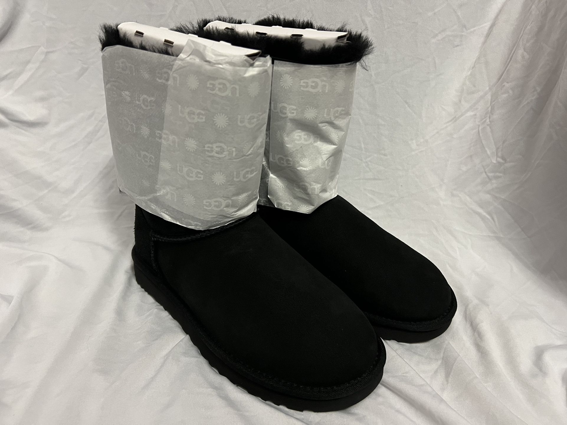 Brand New Women’s Ugg Boots Bailey Bow II Black Size 8