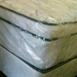 Queen Size New Thick Pillow Top Bed Can Deliver 