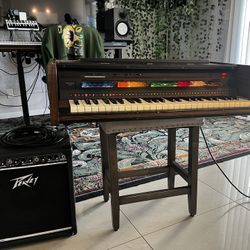 Lowrey L2 Wandering Genie Organ / Keyboard