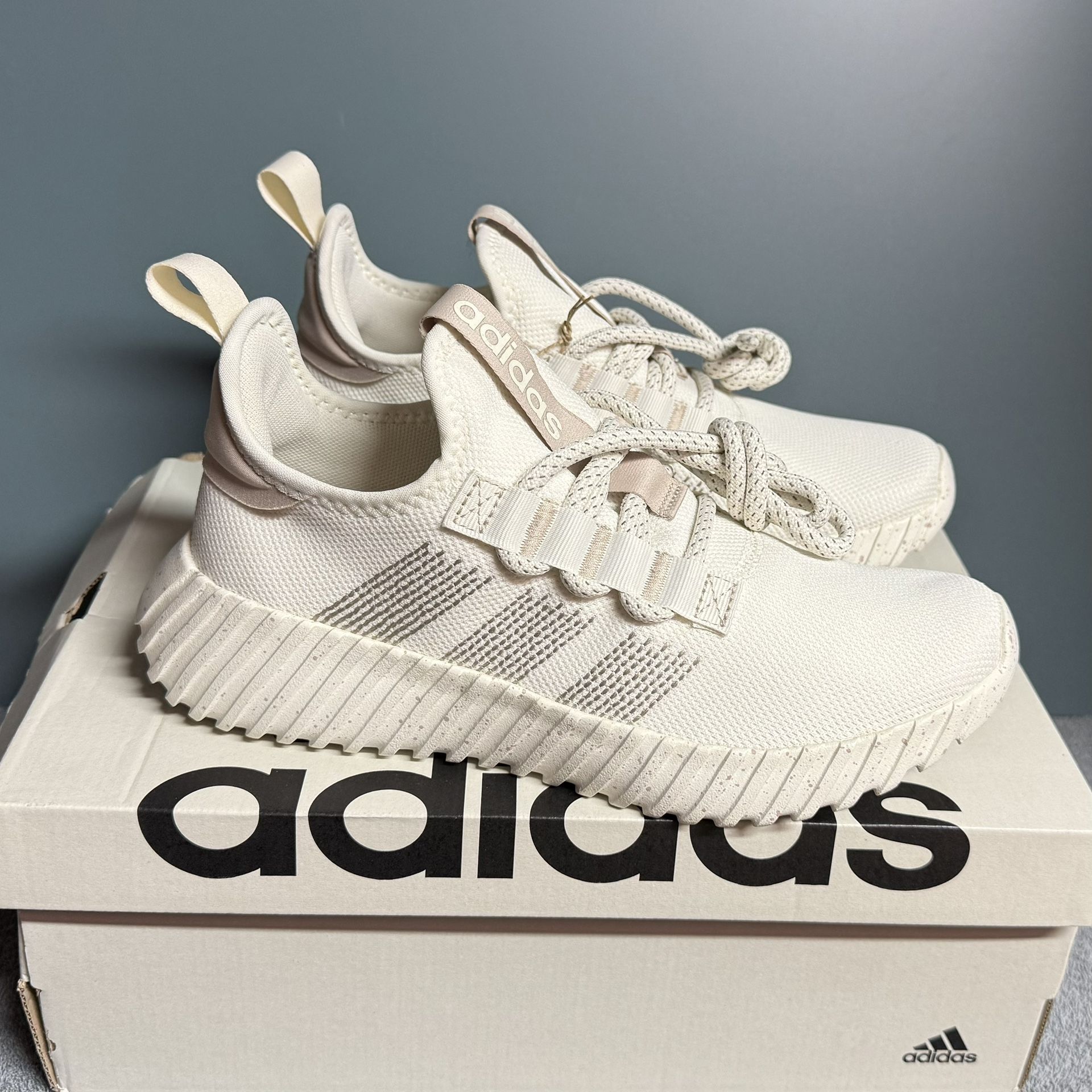 $50 Women’s Adidas Brand New Size 8 (Men’s 6.5)