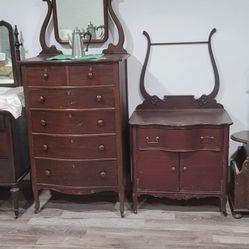 Estate Sale. Antiques Collectables 