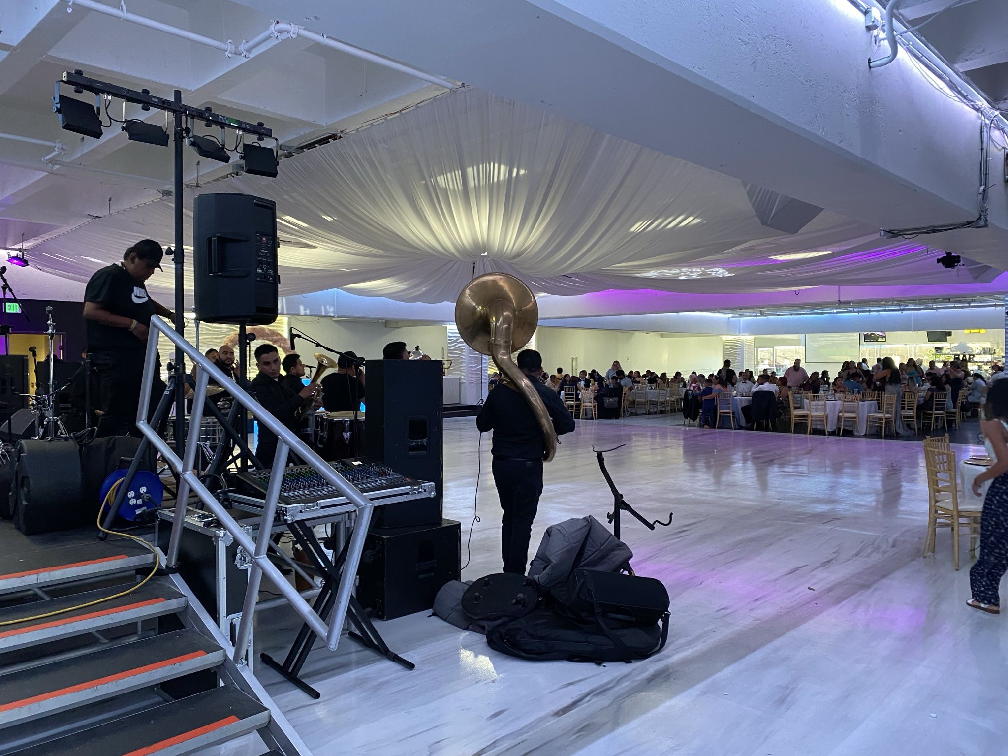 Banquet Hall Salon De Fiesta