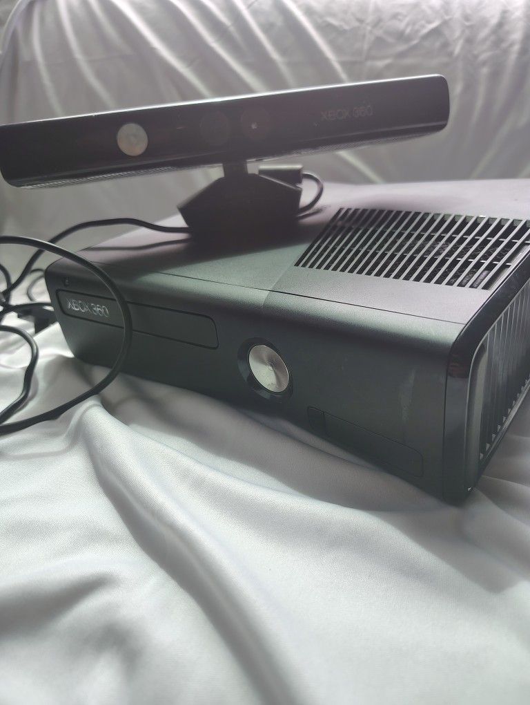 Used Black Xbox 360 With Kinect No Controllers