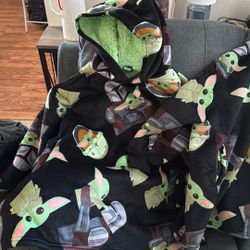 Kids Baby Yoda Snuggie