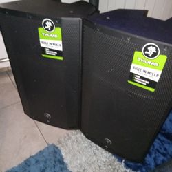 Powerd Speakers 