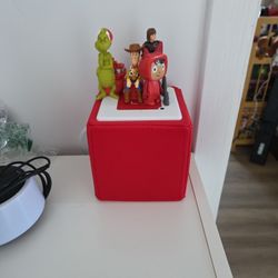 Toni Box With Characters 