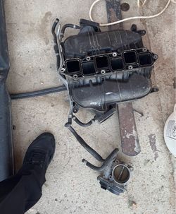 Intake Manifold with Throttle Body