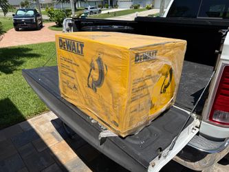 Dewalt 15 amp 10” Compound Miter Saw NEW