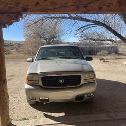2000 Cadillac Escalade