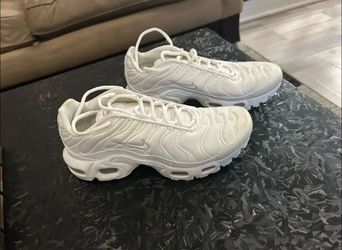 Nike Air Max Plus Triple White Sneakers