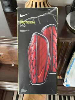 Brand New Nike Shin guard Size M