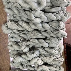 28 Sage Green Table Runners