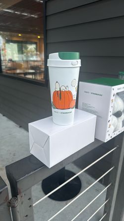 Starbucks x Peanuts Snoopy Tumbler