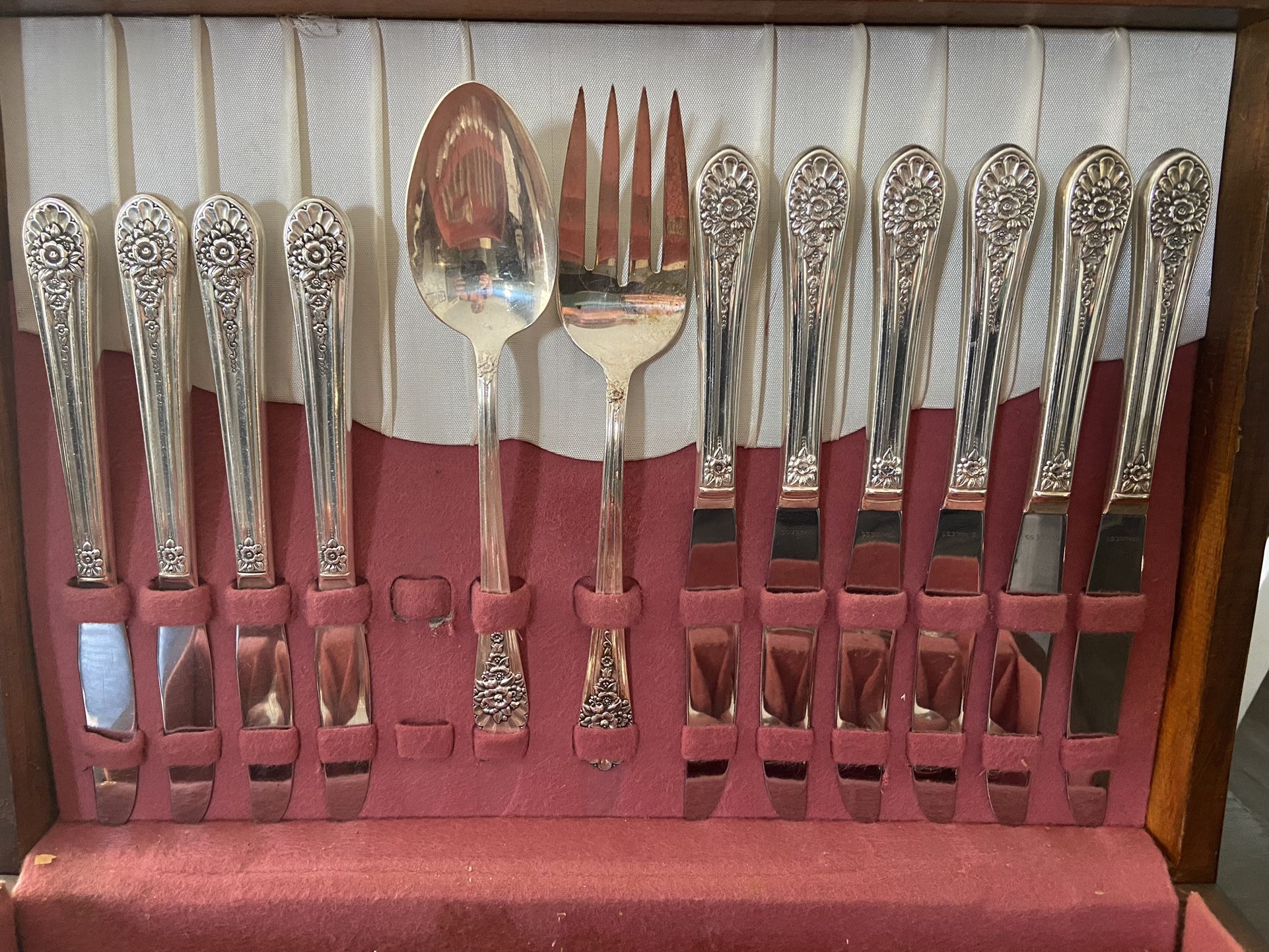 King Edwards Silver Plated Silverware Set w/ Box for Sale in Las Vegas