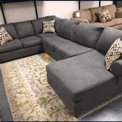 U SHAPED SECTIONAL COUCH 