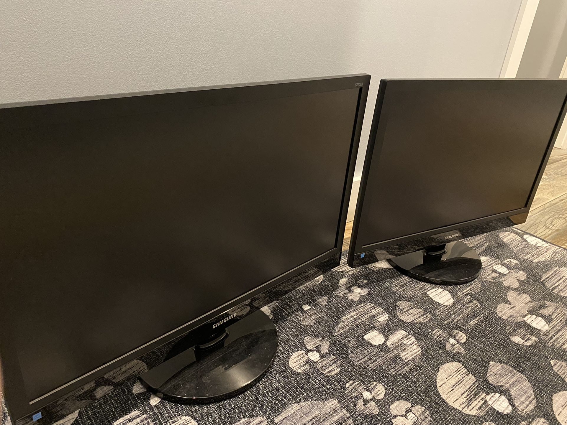 X2 Samsung S27C230 27” Monitors