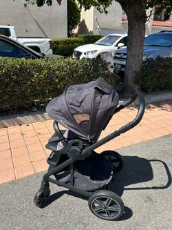 Nuna mixx stroller with adapter