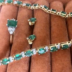 Natural Earth Grown Emeralds And Diamonds Set, Bracelet Earings And Ring .