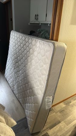 Free clean full size mattress