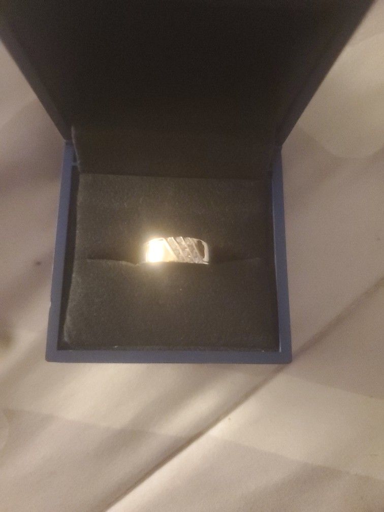 10 Gold Size 8.5 Mens Wedding Band