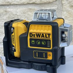 DEWALT 12V MAX 3 x 360 Green Line Laser*