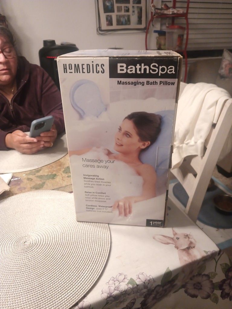 Brand New In The Box Massaging Bath Spa