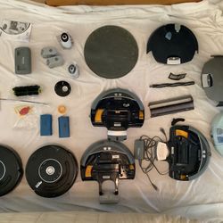 BUNDLE - 2 x IROBOT VACUUMS  /  3 x SCOOBAS - ADDITIONAL PARTS & ACCESSORIES INCLUDED