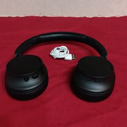 Sony WH-CH720N headphones 