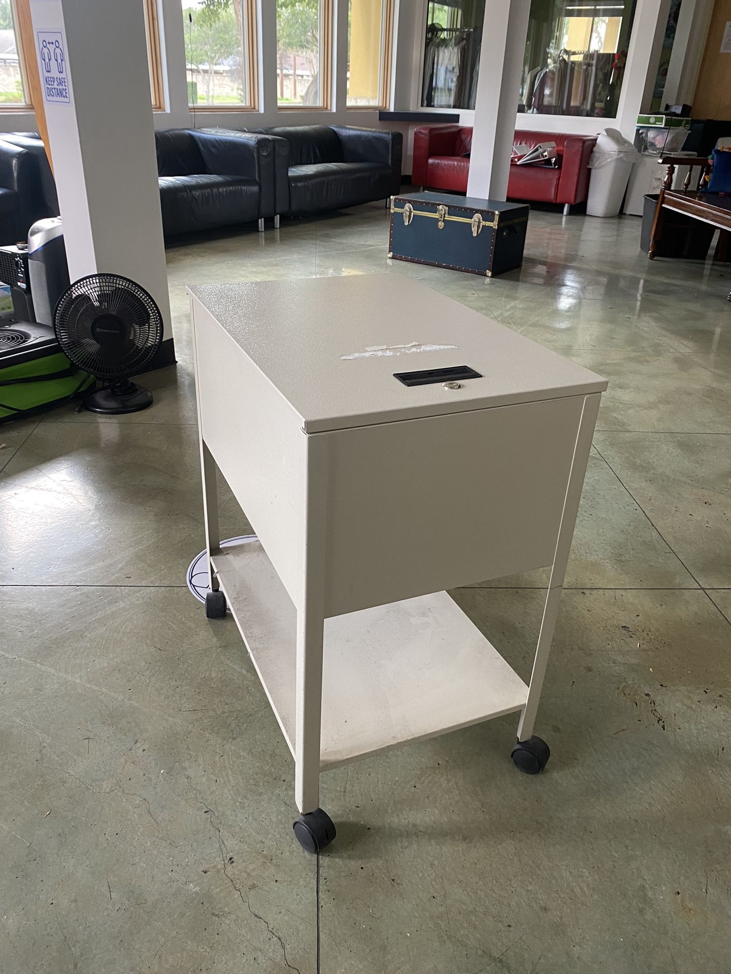 Safco Extra Deep Mobile Tub File with Lock