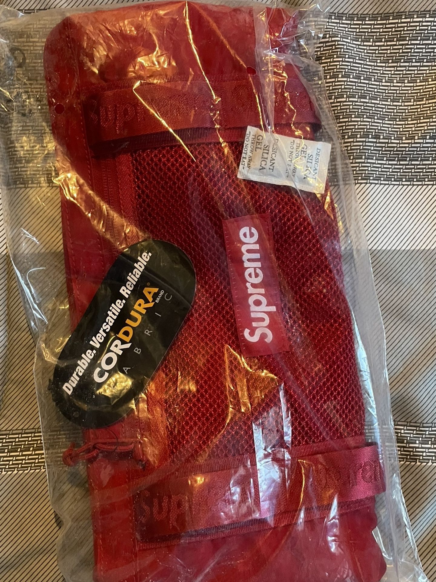 Supreme Mini Duffle bag Red Fw20