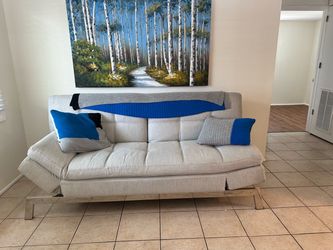 SLEEPER SOFA - DAY BED - COUCH - High Quality & Looks Great!