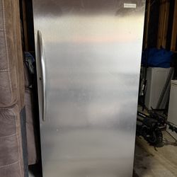 Frigidaire Refrigerador 