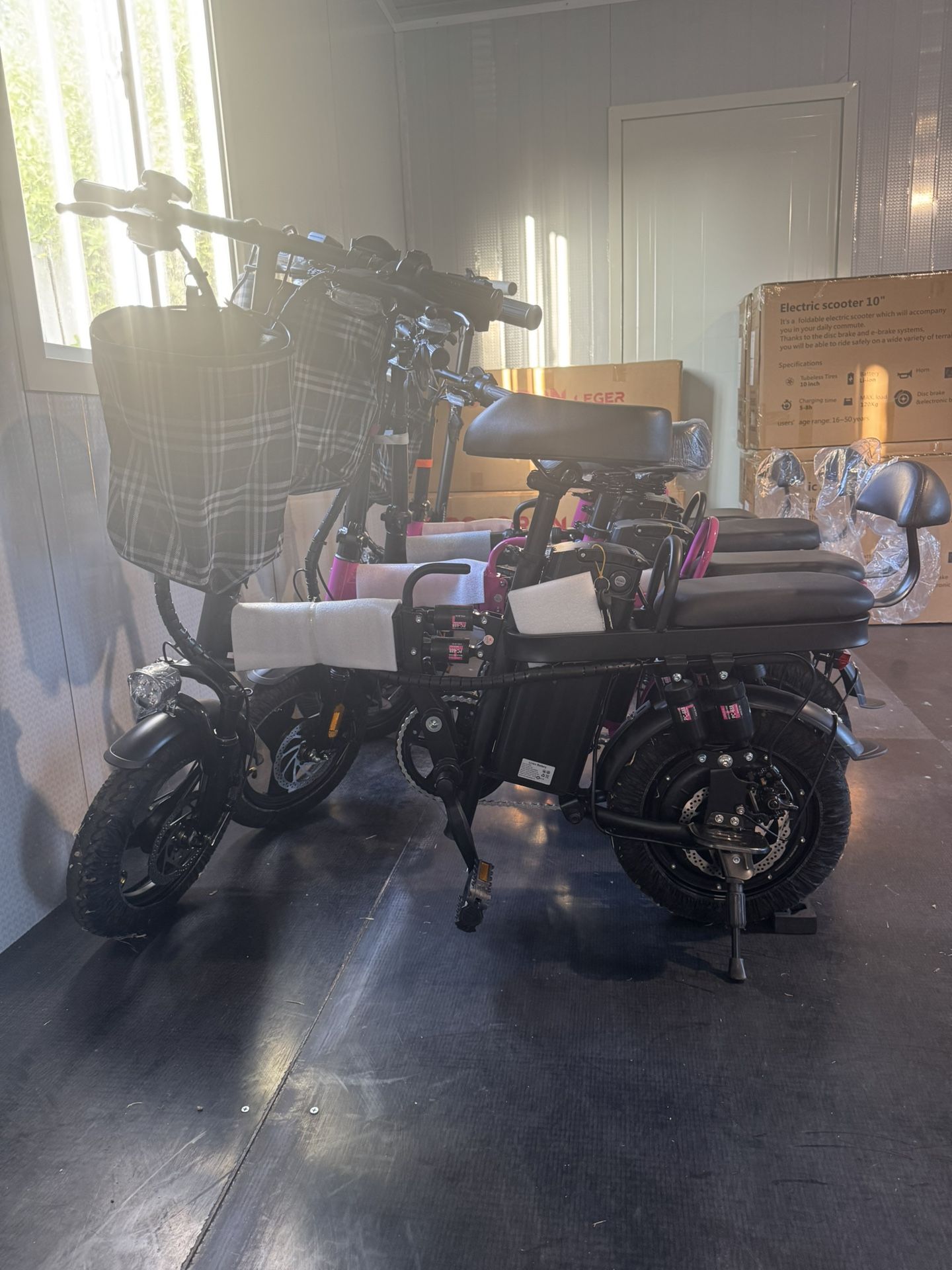 Folding electric scooter