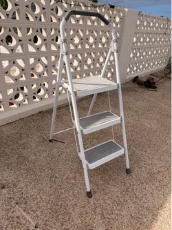 3-Step Folding Ladder with Handrail – Lightweight Household Step Stool