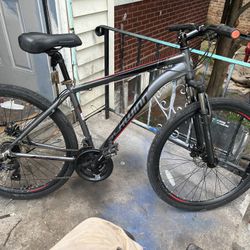 Schwinn 28in Mountain Bike