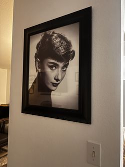 Audrey Hepburn 25x21 Frame Decor