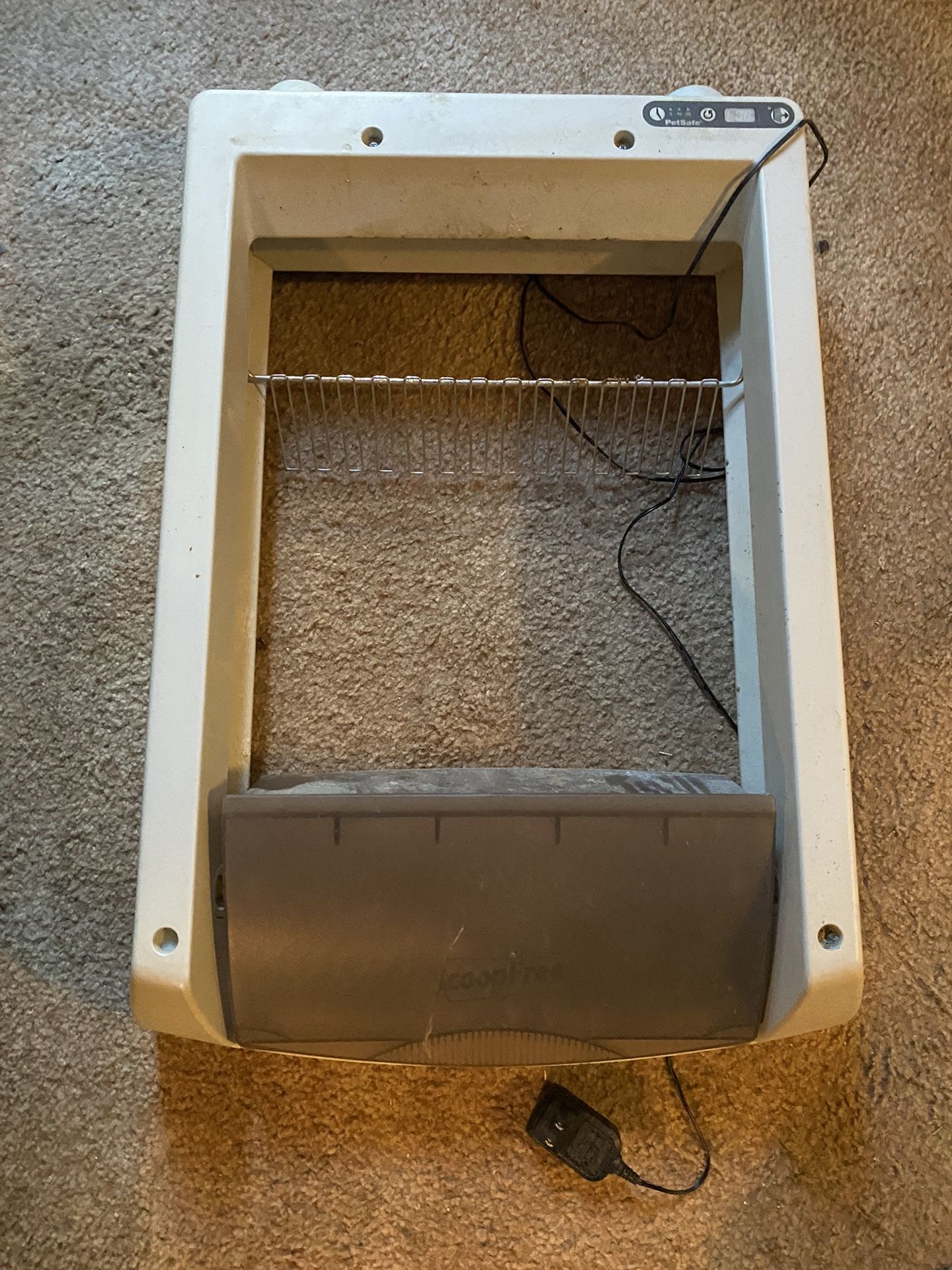 Scoop Free Litter Box