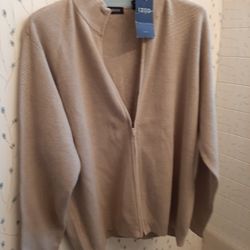 Mens Izod Zip-up cardigan. New tags still on. Size XL
