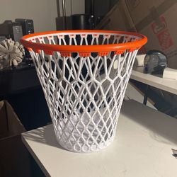 BASKETBALL TRASH BIN