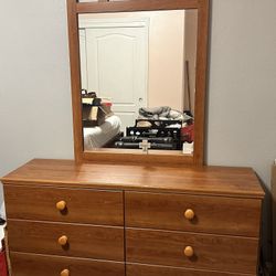 Ashley Furniture Dresser Set