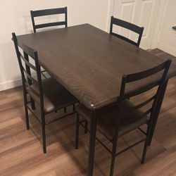 Dining Room Table And 4 Chairs 