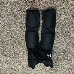 Under Armour Youth Football Pants . Excellent Condition. Black Size Your Large 